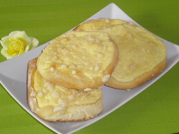 Drożdżówki z serem