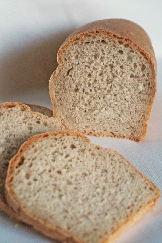 Drożdżowy chleb z ostropestem i otrębami