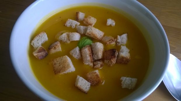 Dyniowa zupa z nutą bazylii