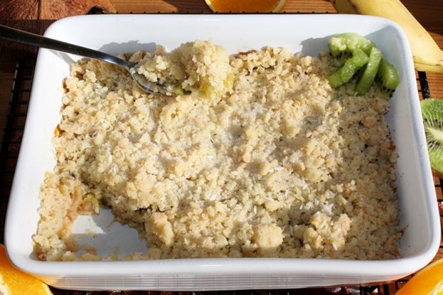 Egzotyczne crumble z bananem i kiwi