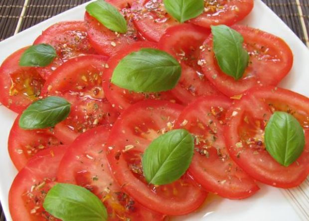 Ekspresowa sałatka z pomidorów