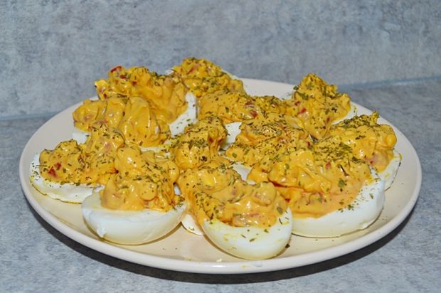 Faszerowane jajka z kabanosami