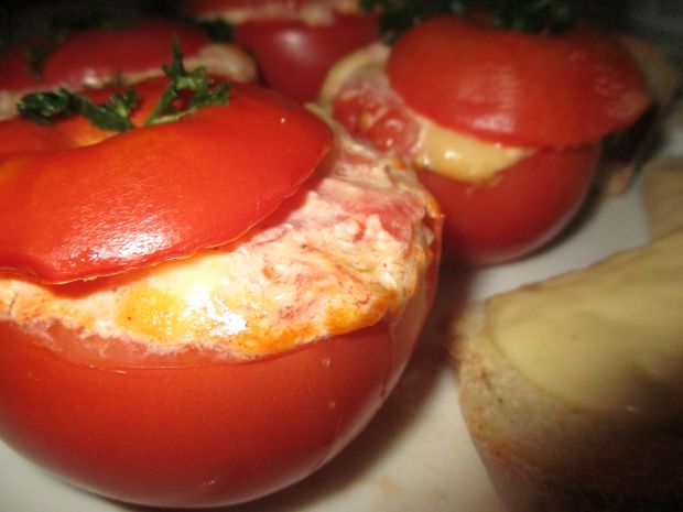 Faszerowane pomidory z serem