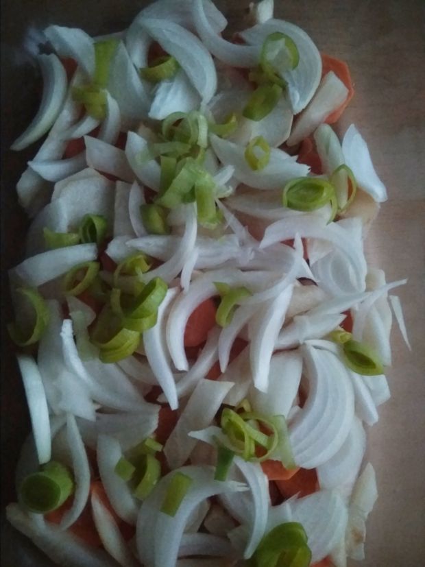 Filet z indyka pieczony w warzywach