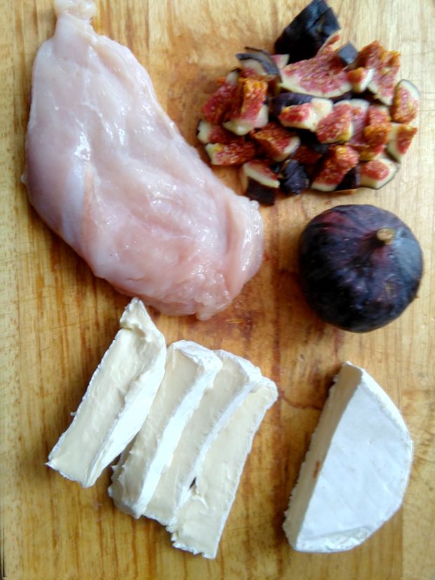 Filet z kurczaka faszerowany figą i camembertem