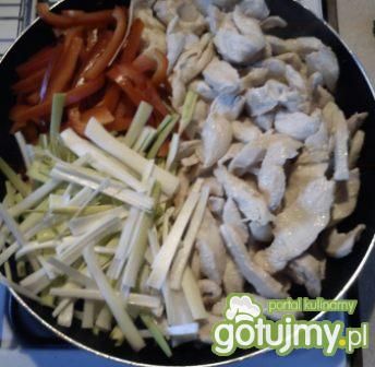 Filet z kurczaka z warzywami
