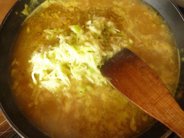 Filety rybne duszone z jabłkiem w sosie curry