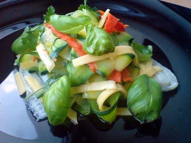 flądra gotowana na parze z warzywami
