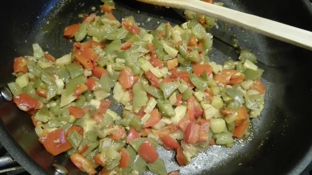 Glazurowany łosoś imbirowo-miodowy z warzywami