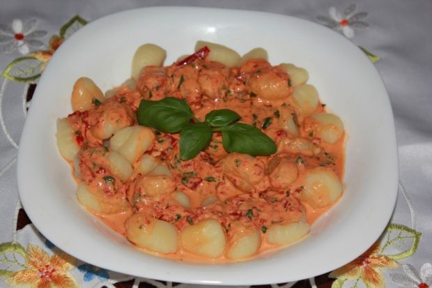Gnocchi z paprykowym pesto