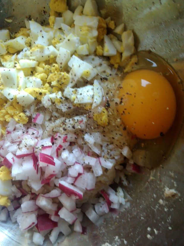 Gołąbki z ryżem, jajkiem i rzodkiewką