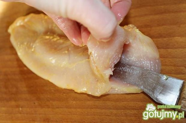 Gotowany filet kurczaka z twarożkiem