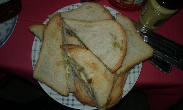 Grillowany chleb z masełkiem ziołowym