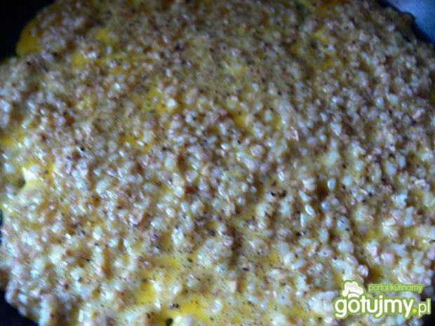 Gryczany omlet ze szpinakiem