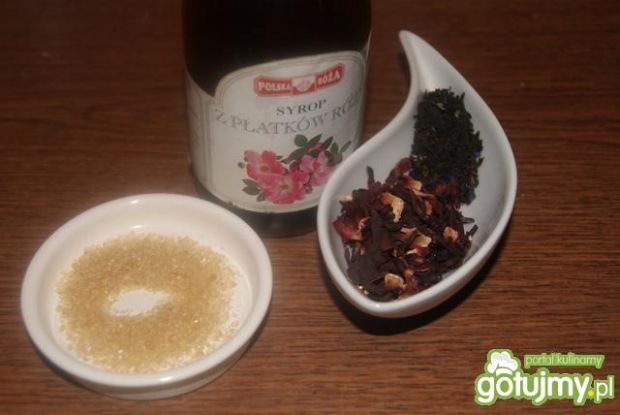 Herbata różano-hibiskusowa