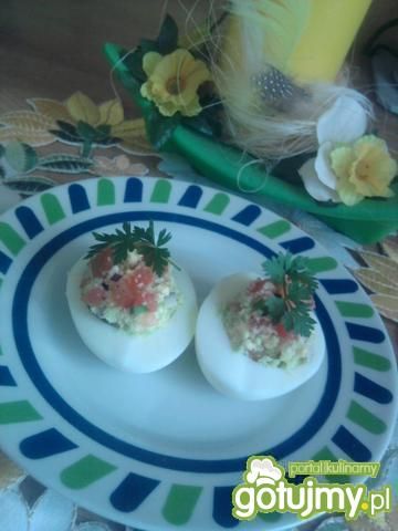 Jaja faszerowane salsą z awokado