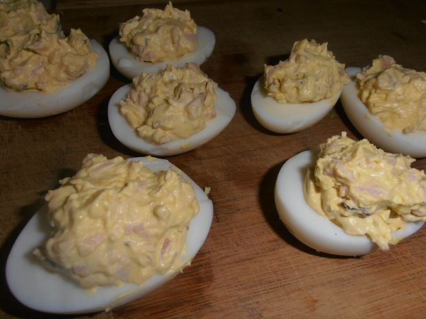 Jajeczka zapiekane pod serem