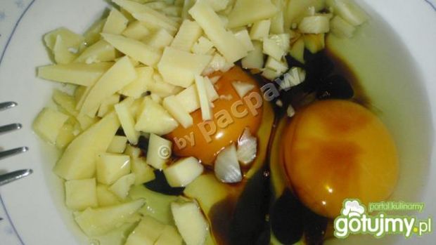 Jajecznica wielowarzywna z serem
