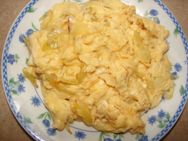 Jajecznica z cebulką
