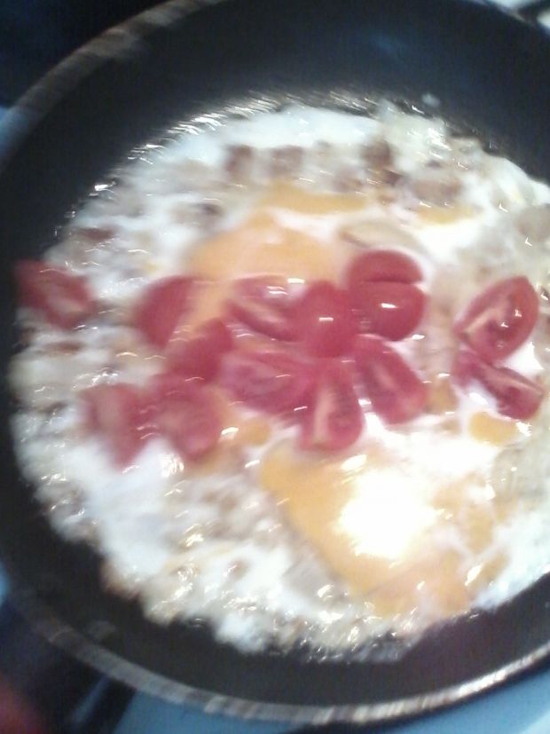 Jajecznica z pomidorkami