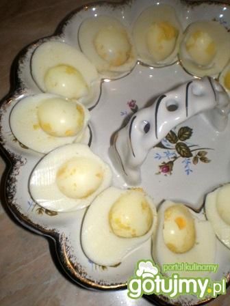 Jajka faszerowane bryndzą i orzechami