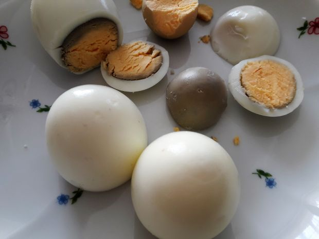Jajka faszerowane marchewką