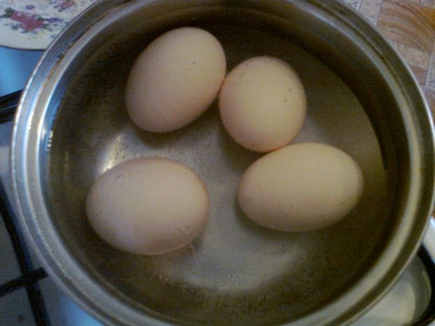 Jajka faszerowane papryką