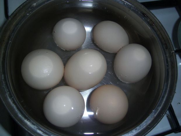 Jajka faszerowane sałatką porową