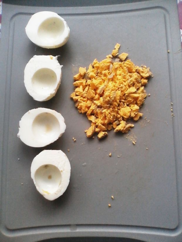 Jajka faszerowane selerem i szynką
