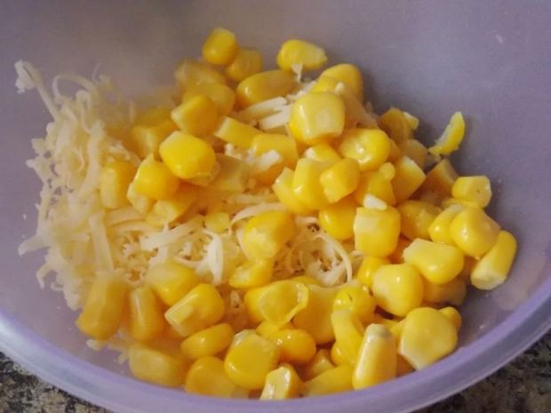 Jajka faszerowane serem i kukurydzą