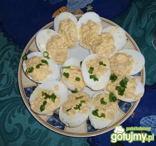 Jajka faszerowane z serem i szynką