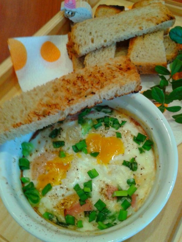  Jajka pieczone w kokilkach z tościkami