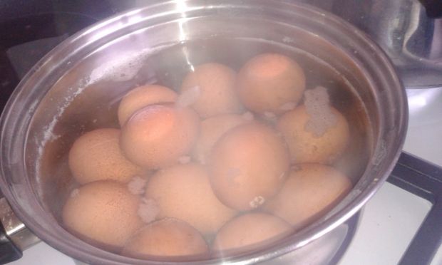 Jajka w sosie  koperkowym ze śmietaną