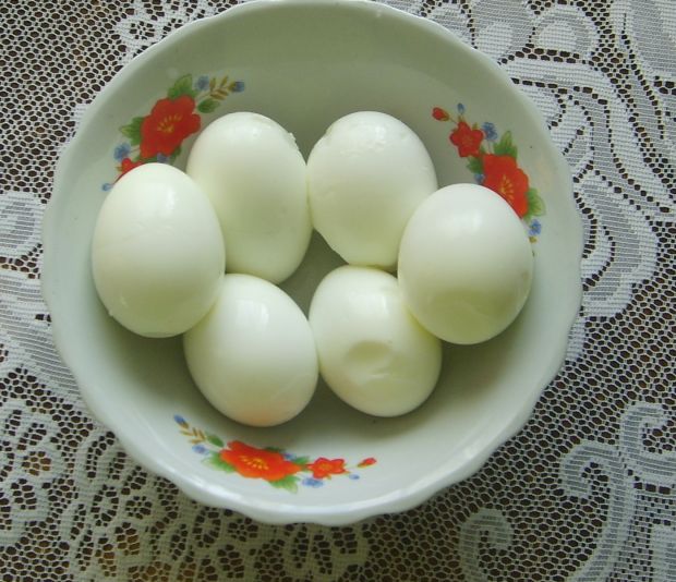 Jajka z rzodkiewką porem i majonezem