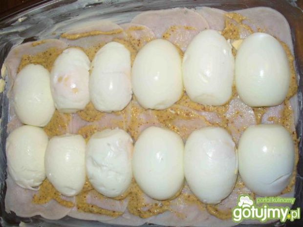 Jajka zapiekane na szynce 