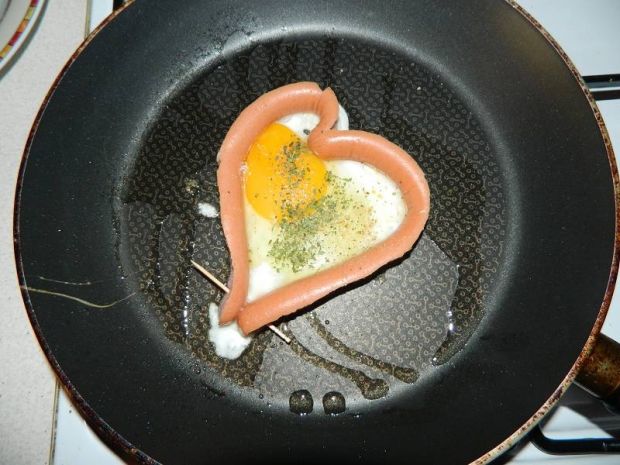 Jajko w parówkowym sercu 