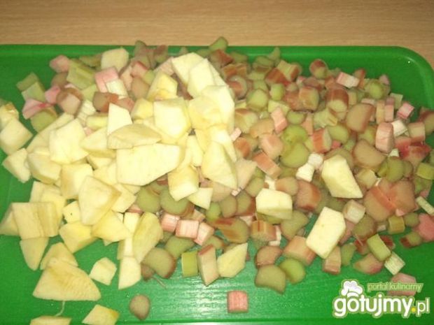 Jogurtowe ciasto z rabarbarem i jabłkiem
