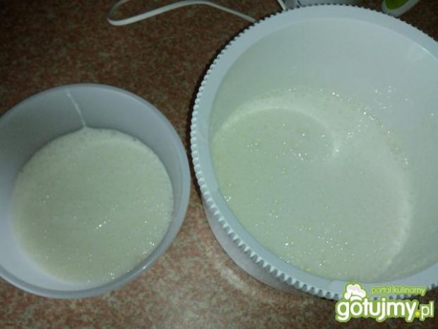 Jogurtowe mleczna pianka 