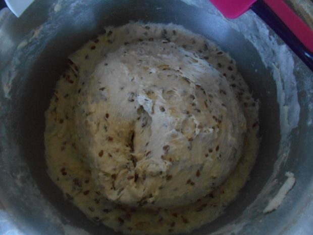 Jogurtowy chleb z kalarepką i siemieniem lnianym