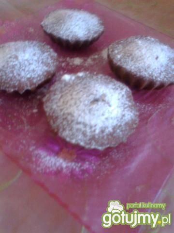 Kakaowe babeczki z cukrem pudrem