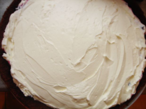 Kakaowy tort urodzinowy z kremem mascarpone