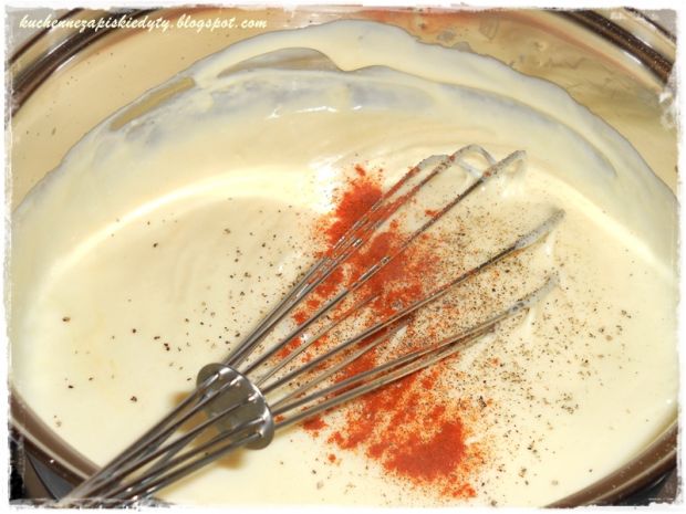 Kalafior zapiekany pod sosem serowym