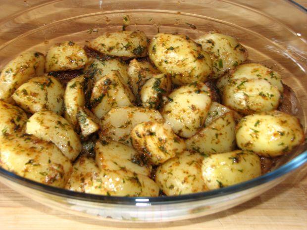 Karkówka pieczona z młodymi ziemniakami