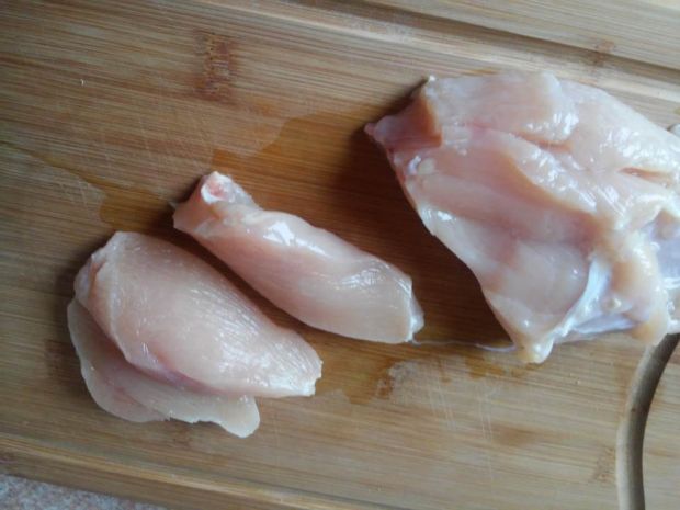 Kąski kurczaka otulone szynką szwarcwaldzką