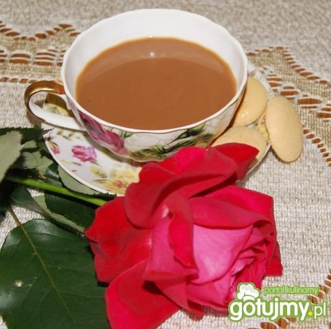 Kawa pachnąca różą z kakaem  
