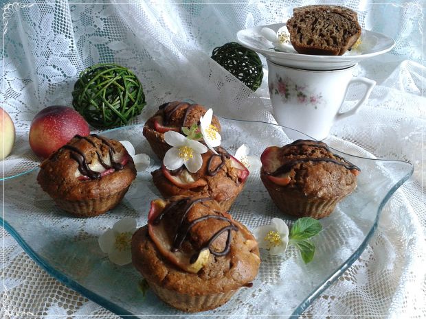 Kawowe muffinki z miętą i nektarynką