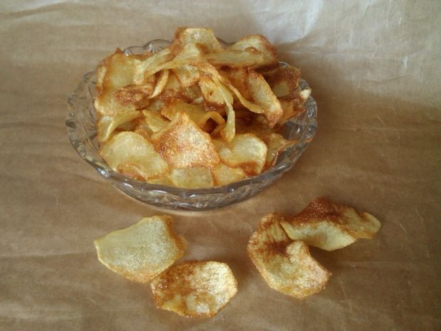 Klasyczne chipsy domowe - solone 