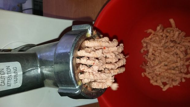 Klopiski z mortadeli w sosie serowym Klopiski z mortadeli w sosie serowym