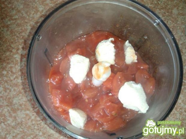 Kluseczki w sosie pomidorowo drobiowym 