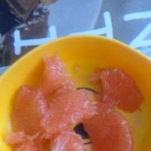 Koktajl z grapefruita na soku jabłkowym 